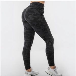 EUC Alphalete Camo Pro Elite Joggers